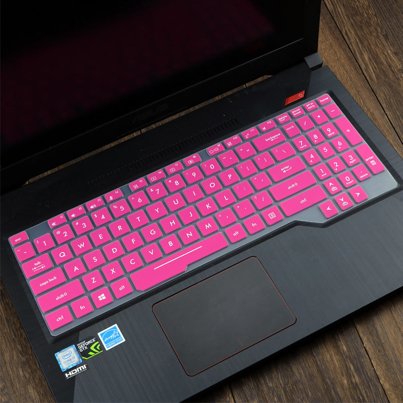 Protector de teclado colocado sobre el portátil