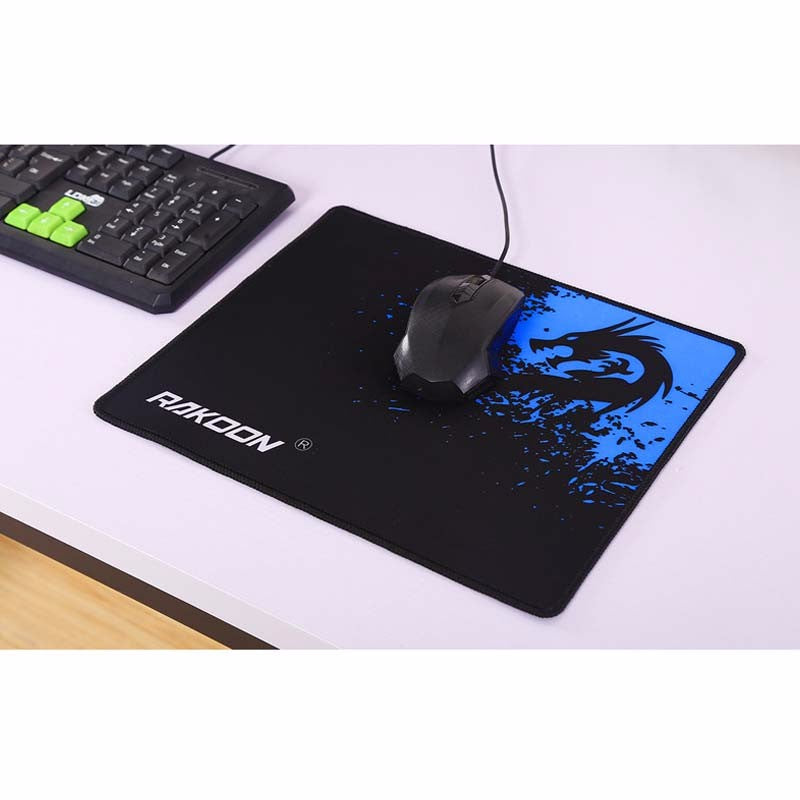Alfombrilla Gaming XL con teclado y ratón encima
